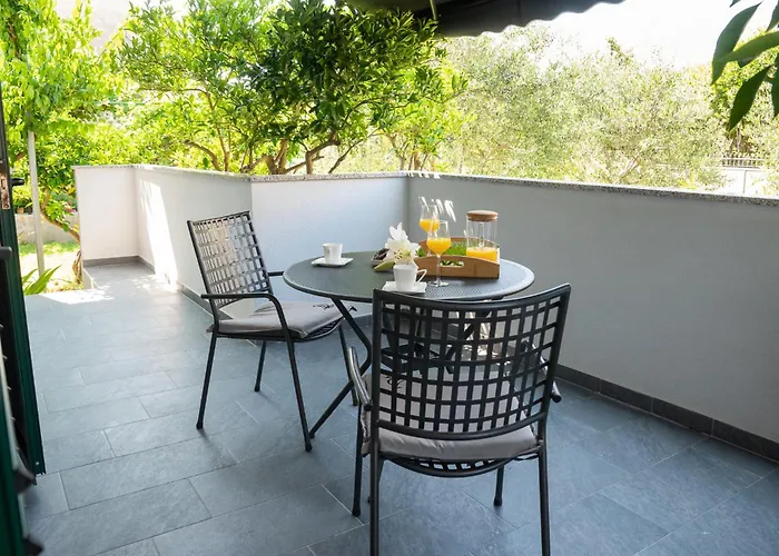 Olinar Apartments